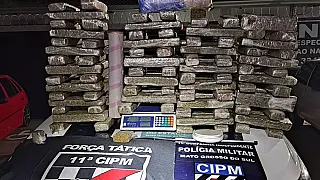 Ordem para guardar maconha em casa à venda, partiu de dentro do presídio e termina com homem preso.