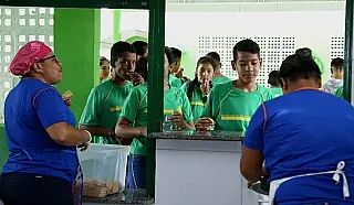 Reajustes de 17 a 48% nos salários dos administrativos da Educação vieram no momento certo.