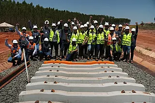 Ferrovia da Arauco avança em Inocência e começa a receber 95 mil dormentes