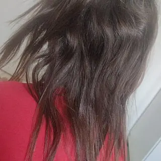 Mãe denuncia que menina autista teve cabelo cortado em creche de Ribas do Rio Pardo