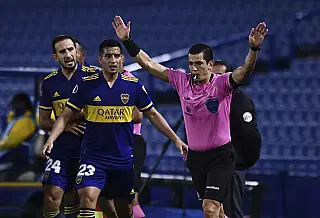 Boca x Atlético-MG: Conmebol vê erro grave e suspende árbitros por gol anulado