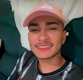 Jovem esfaqueado morre após ser transferido de hospital e suspeito é preso em flagrante