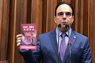 Felipe Lança campanha e faz apelo para prevenção ao câncer em mulheres