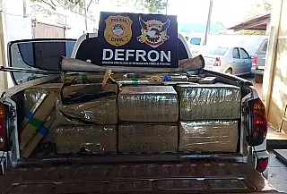 Caminhonete é apreendida "recheada" de drogas na BR-463