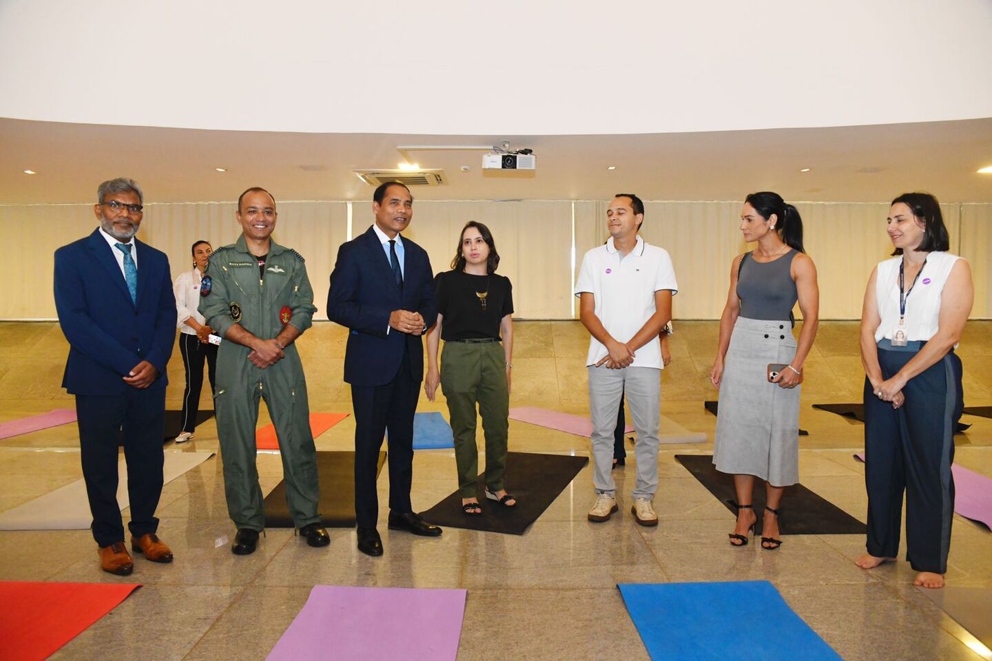 Inspirado pela experiência, o secretário Charlin Castro pediu à madrinha do projeto, Keilla Soares Trad, que intercedesse para levar a prática da ioga às escolas estaduais