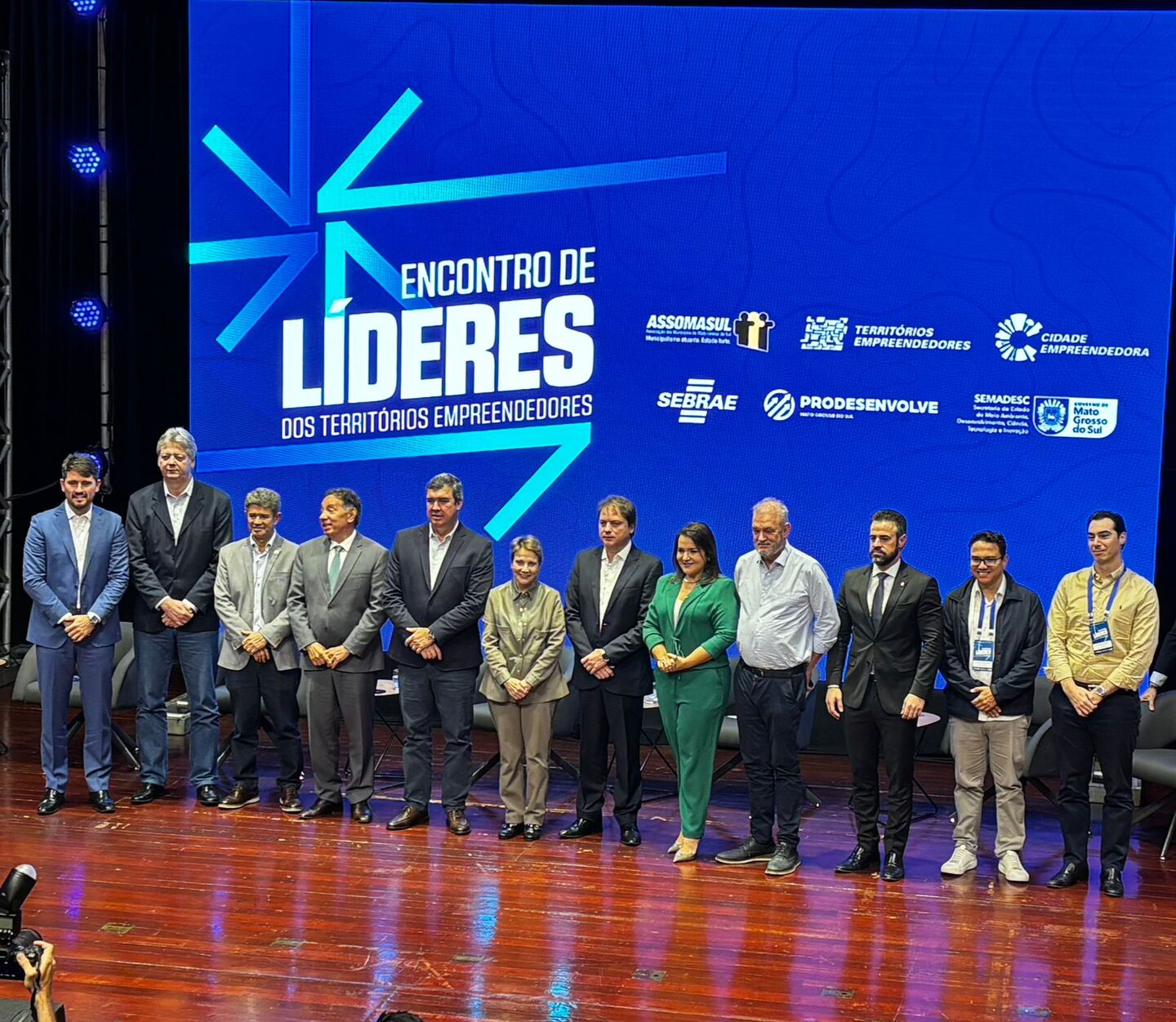 Da esquerda para a direita: Thalles Tomazelli, Jaime Verruck, Rinaldo Modesto, Gerson Claro, Eduardo Riedel, Tereza Cristina, Cláudio Mendonça, Adriane Lopes, Geraldo Resende, Pedrossian Neto e Rodrigo Perez | Foto: Mateus Adriano/Jota FM