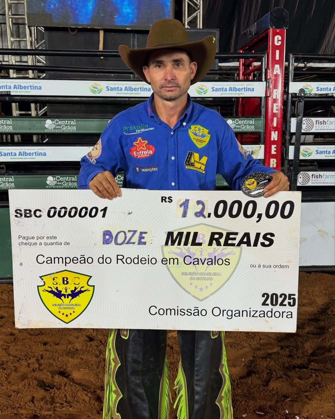 Flávio Fonseca Leite foi campeão da montaria em cavalos no rodeio de Santa Albertina