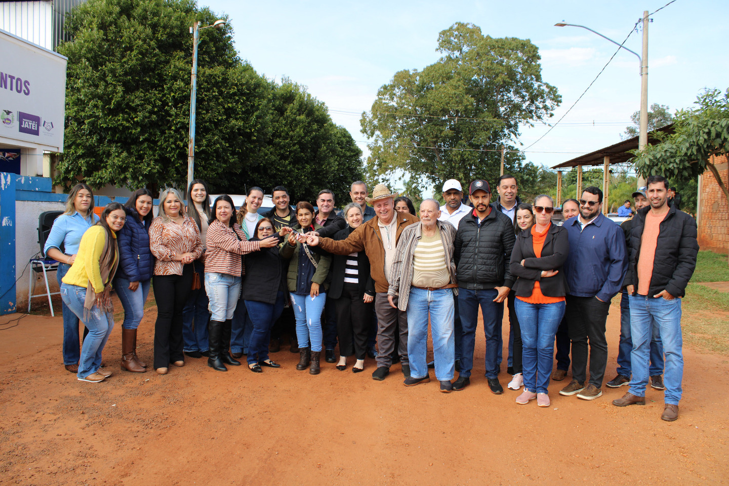 Ação contou com a presença de autoridades municipais