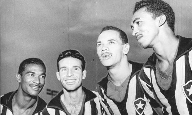 10.07.1958 - ARQUIVO - ESP - DIDI , ZAGALO , PAULINHO E QUARENTINHA. NEGATIVO 13460 Foto: Arquivo o GLOBO/10/07/1958