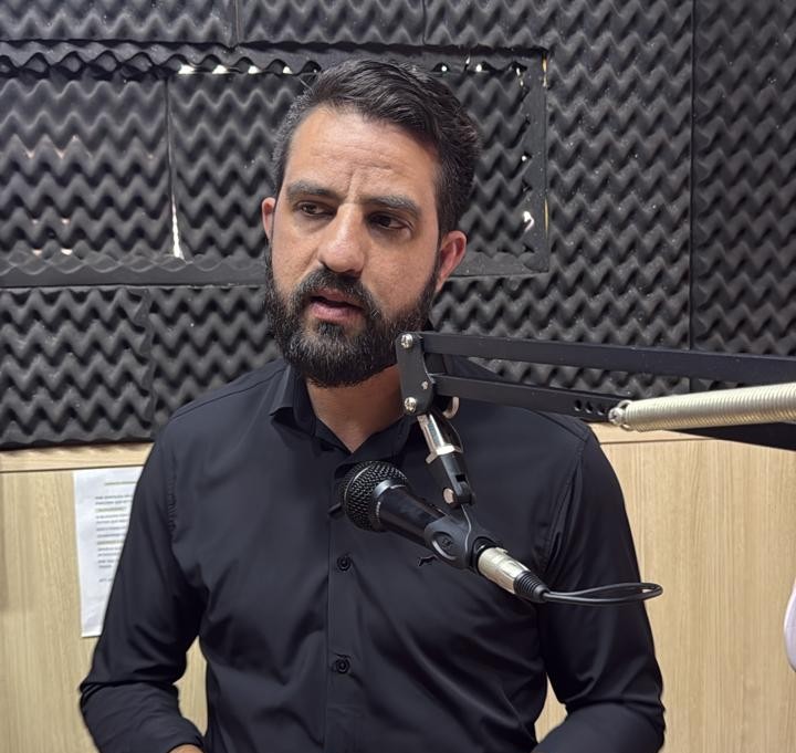 O prefeito de Deodápolis, Jean Gomes, também participou da entrevista | Foto: Jota FM