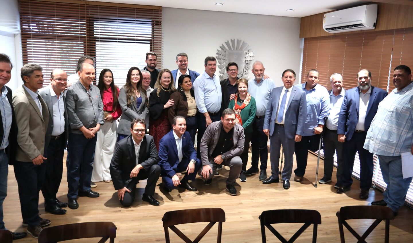 Reunião contou com a presença de diversas autoridades como Gerson Claro, Geraldo Rezende, Tereza Cristina e o presidente da Câmara Municipal de Aparecida do Taboado, Ber Galter | Foto: Saul Schramm