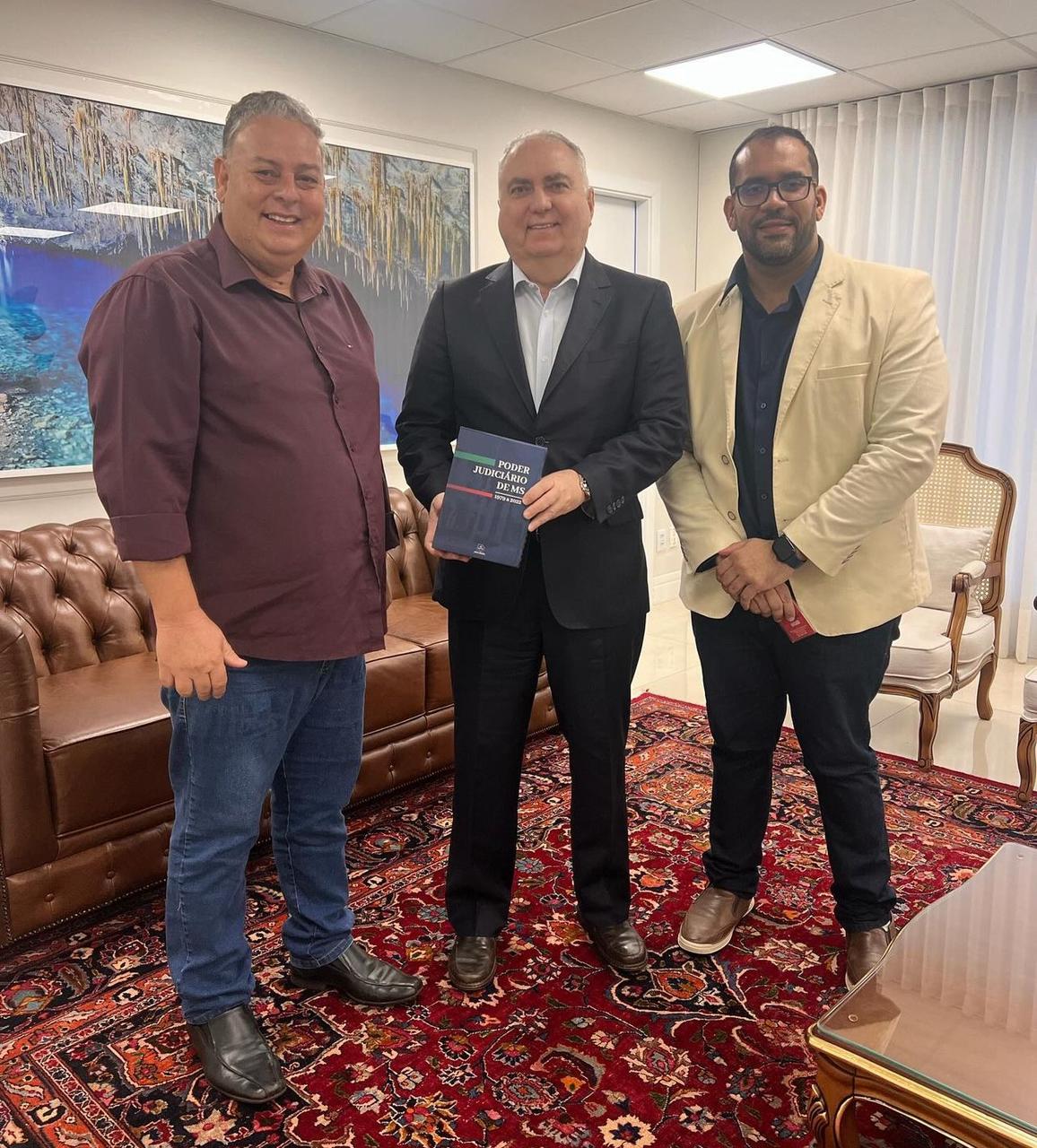 Com o Presidente do tribunal de Justiça Desembargador Sérgio Martins, em breve implantação de um posto de atendimento do fórum em Jatei para que as pessoas não precisem deslocar para Fátima do Sul.