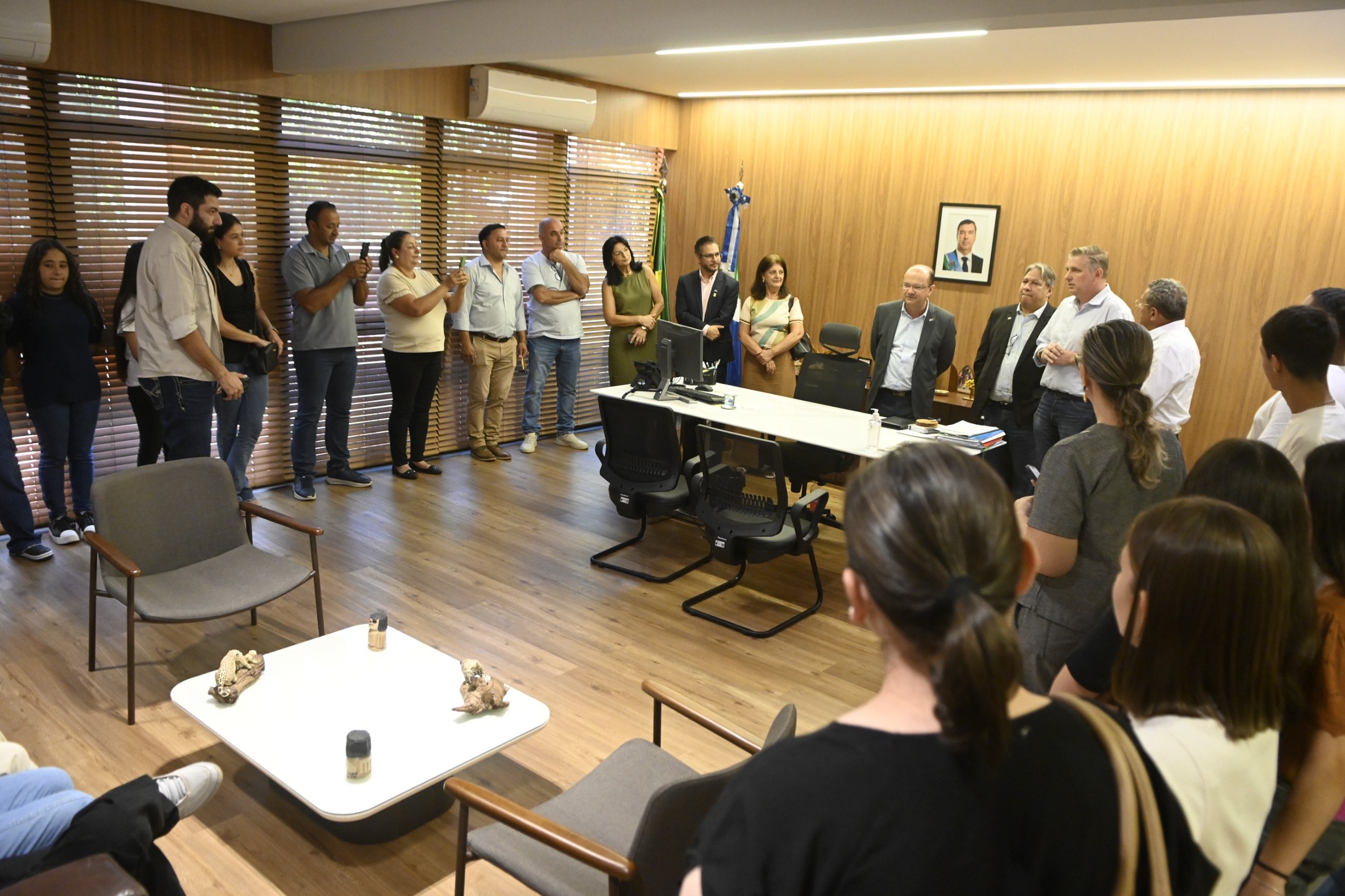 Estudantes foram recebidos pelo vice-governador Barbosinha | Foto: Max Arantes/Casa Civil